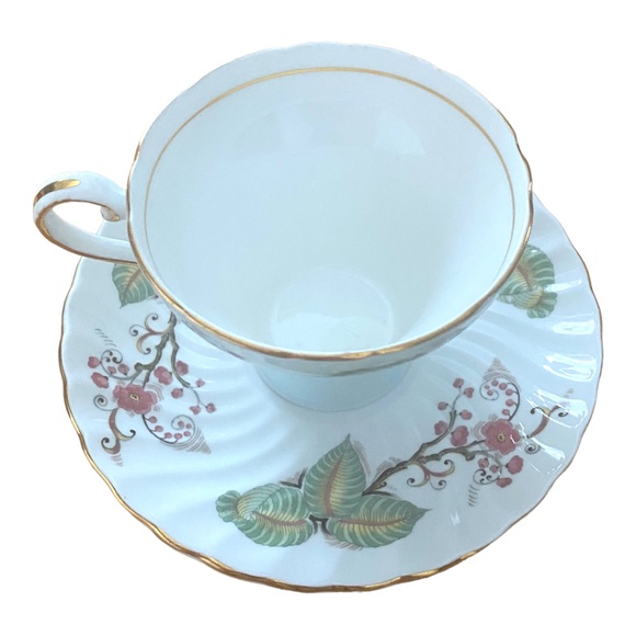 Vintage Aynsley corset style bone China teacup & saucer - Picture 4 of 13
